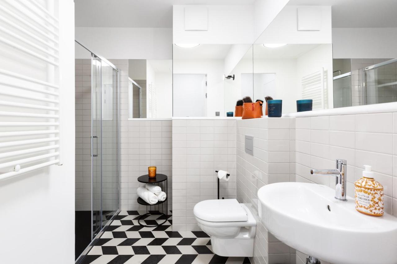 One-Bedroom Apartment,1290267292:JPEG